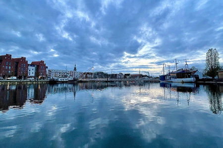 Foto: Novemberstimmung am Hafen (Greifswald) | Rosemarie Oestreicher