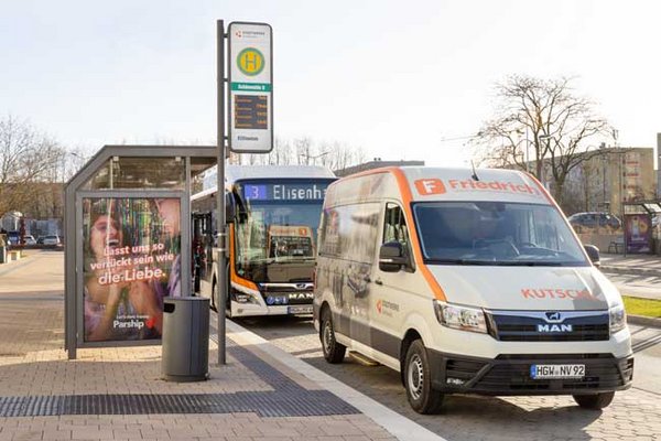 Friedrich_Bus_HaltestelleSchoenwalde2_230108_125.jpg